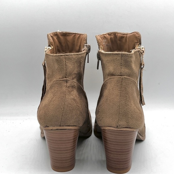 Charles Albert Ankle Bootie Size 9 Zide Zip Stack Heel Vegan Suede Tan Western - Picture 6 of 10